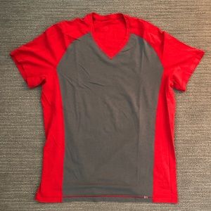 Lululemon V-neck T-shirt - size XL